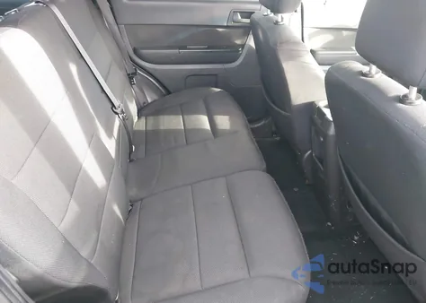 2010 Ford Escape Touring z USA, uszkodzony, nr VIN 1FMCU9D74AKB88875